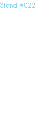 Stand #022 Display 3x2 en esquina Cuenta con piso de madera laminada Impresión de todos los gráficos. Área para exhibición iluminada con entrepaños de cristal Counter frontal con zona de guarda y chapasierra. Juego de mesas con sillas periqueras. Iluminación general, instalación eléctrica y contacto doble. 